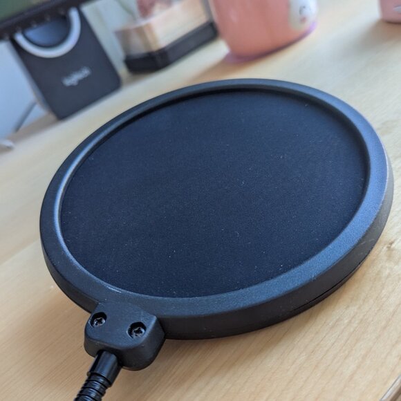 LIKE NEW Logitech Blue Yeti Premium Multi-Pattern USB Condenser Microphone (+ po - Picture 4 of 4